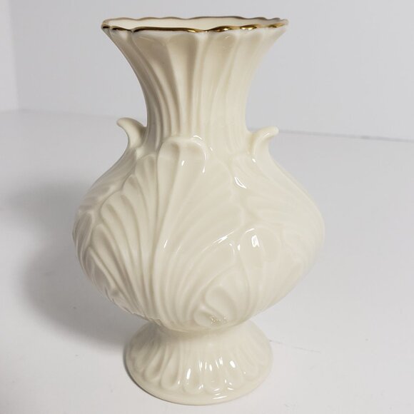 Lenox Porcelain Elfin Small Bud Vase Cream with Gold Trim Like New - Picture 6 of 6